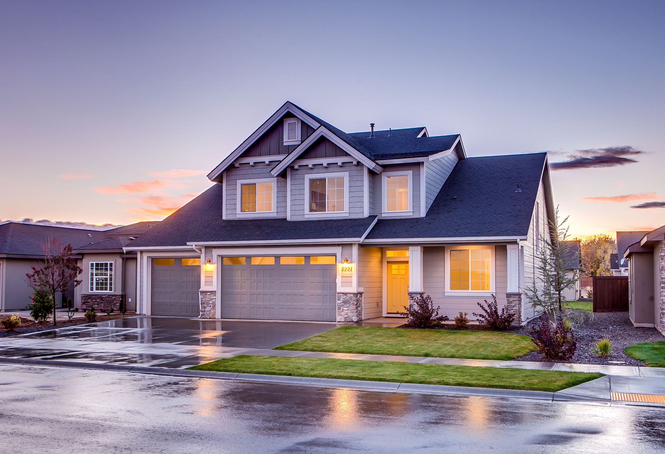 A North Houston home at dusk